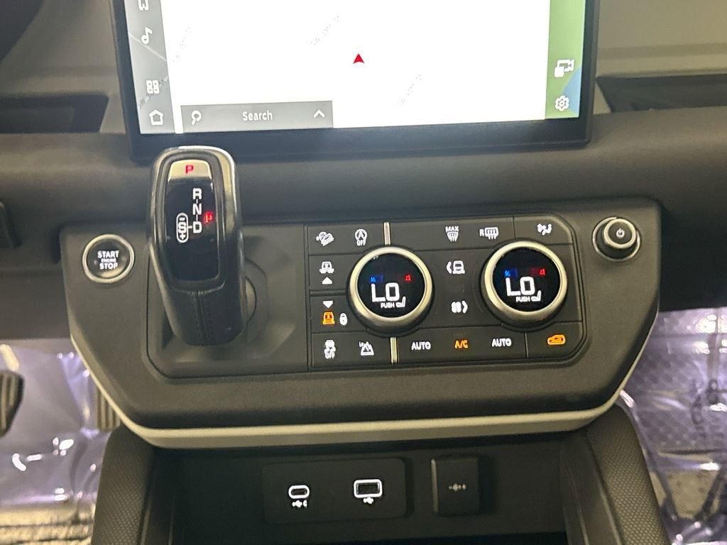 Certified 2022 Land Rover Defender 110 X-Dynamic SE AWD/4WD image 16