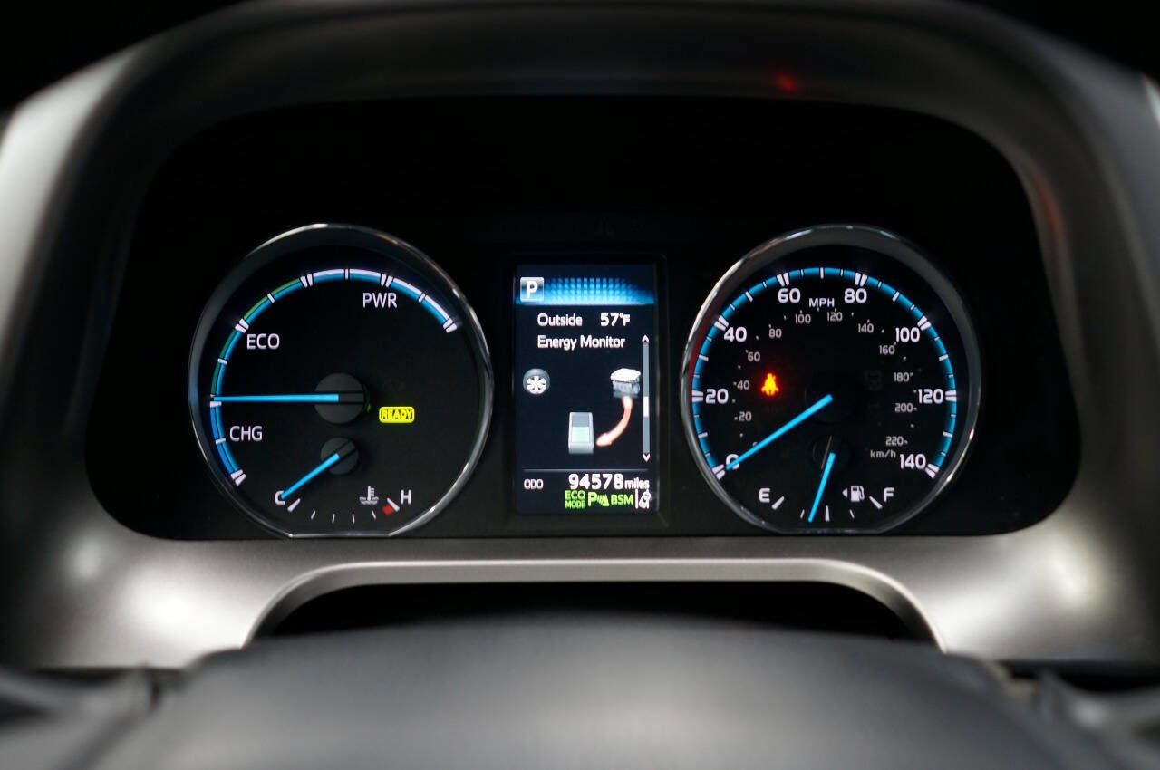 Used 2018 Toyota RAV4 Limited w/ Advanced Technology Package image 18