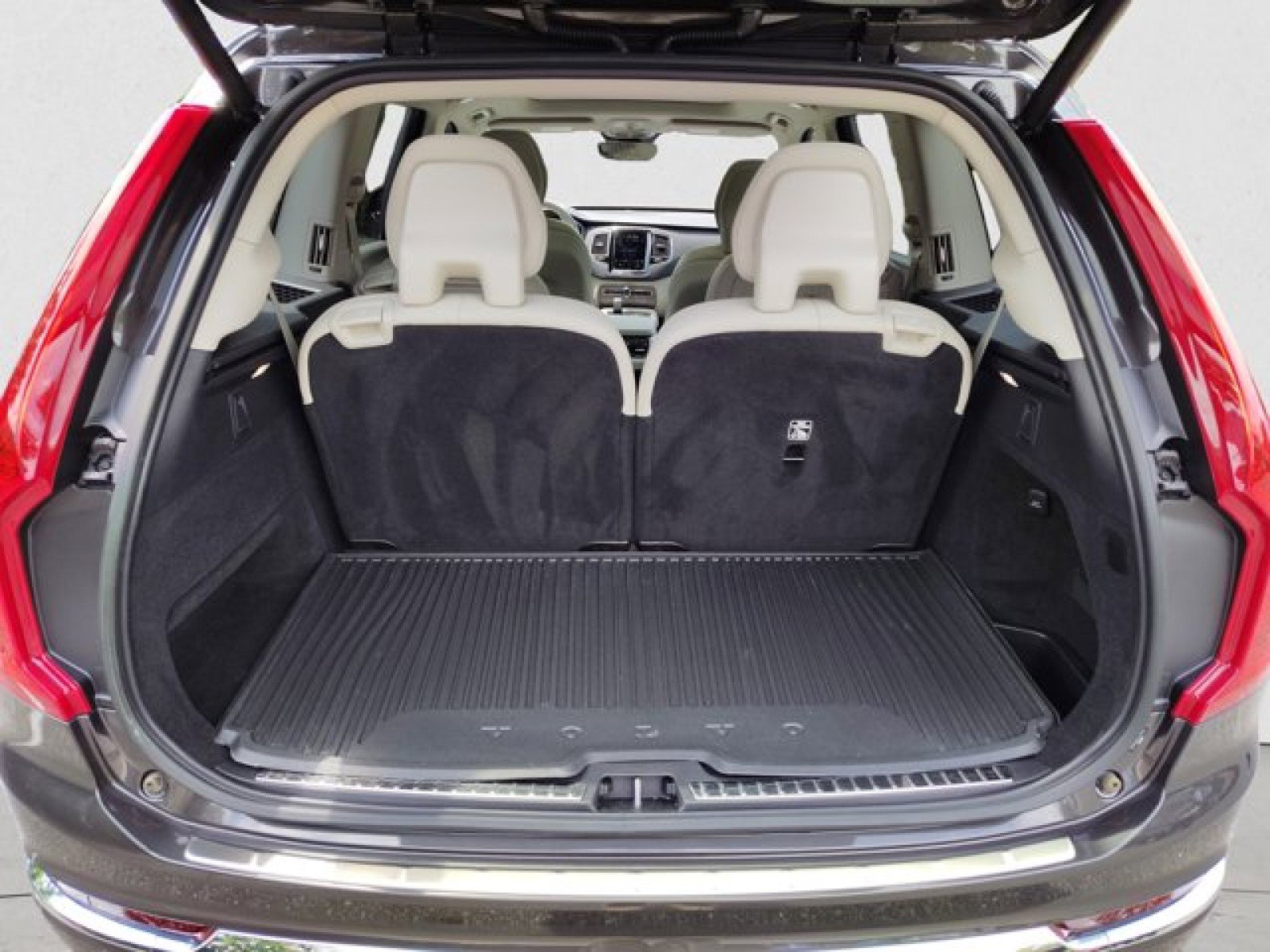 Used 2023 Volvo XC90 B6 Plus w/ Protection Package Premier image 20