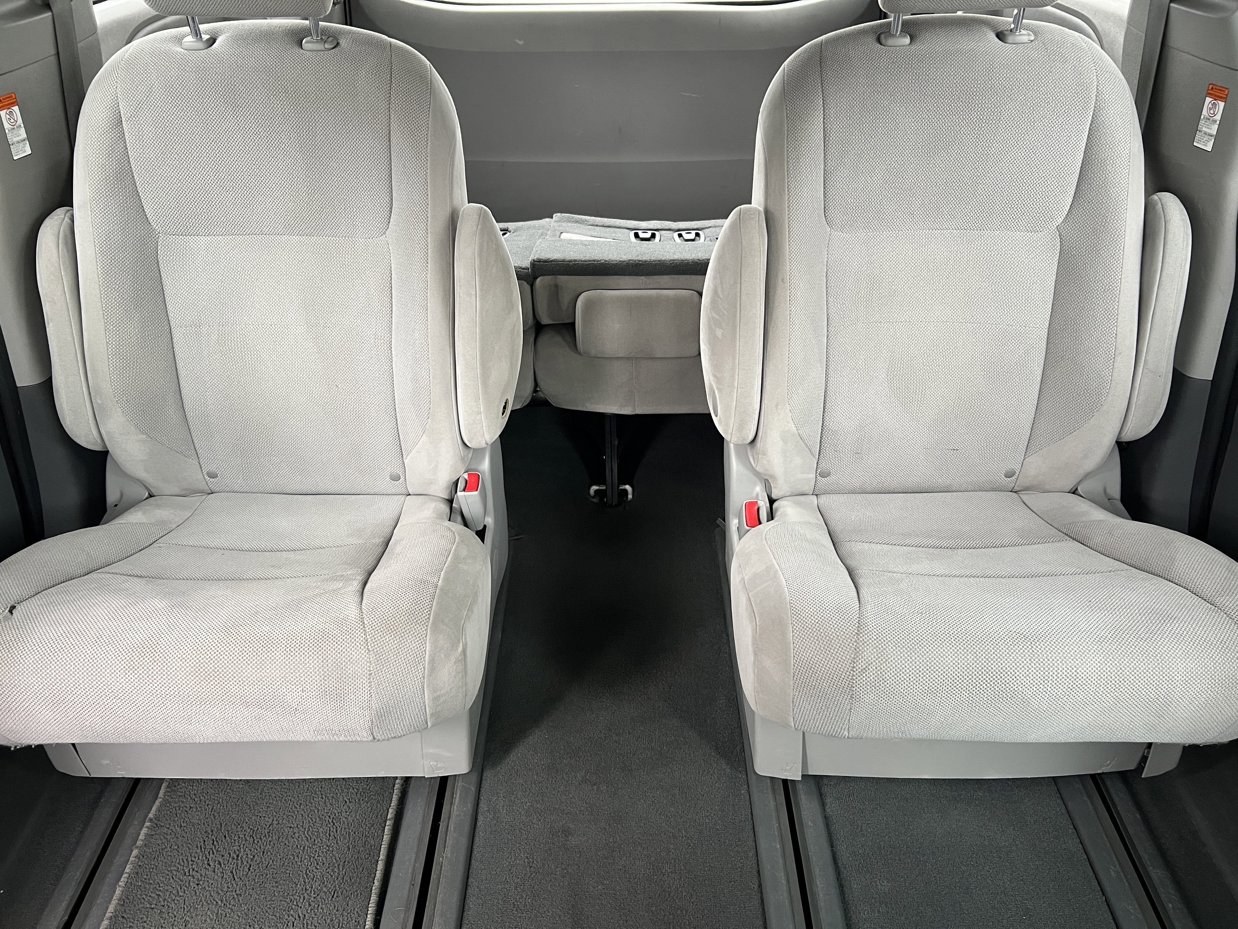 Used 2020 Toyota Sienna L FWD image 13