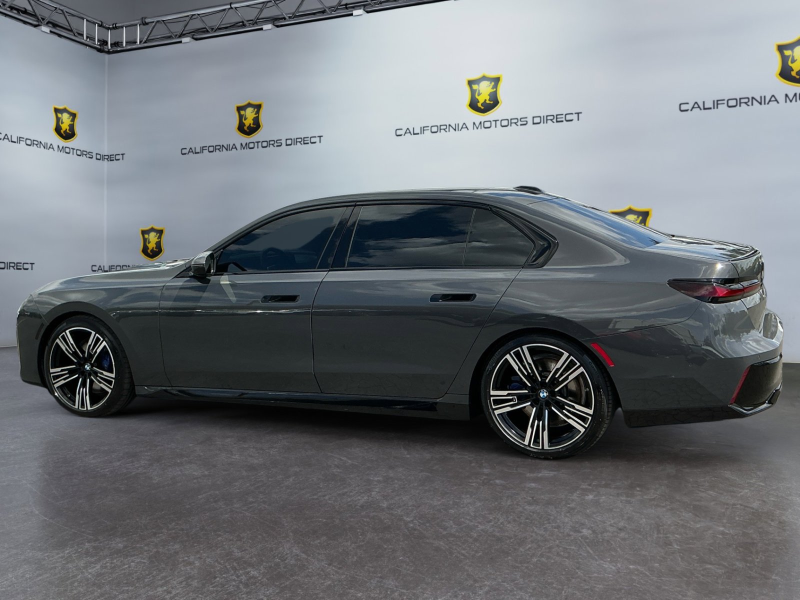 Used 2023 BMW 740i RWD image 8