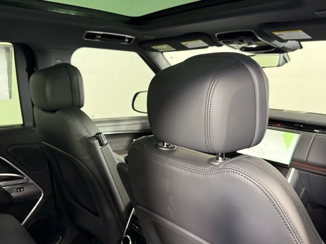 New 2025 Land Rover Range Rover SE image 28
