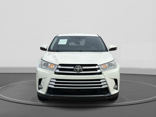 Used 2019 Toyota Highlander Plus FWD image 3
