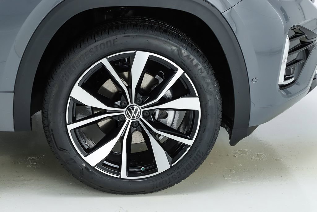 New 2026 Volkswagen Atlas Cross Sport SEL Premium R-Line image 14