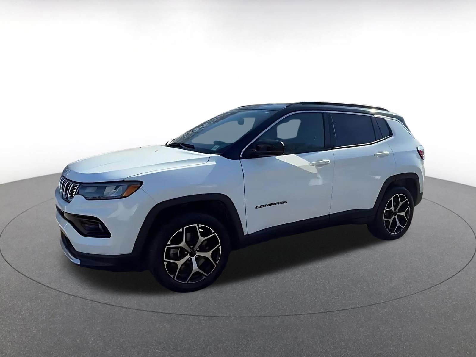 Used 2025 Jeep Compass Limited image 8