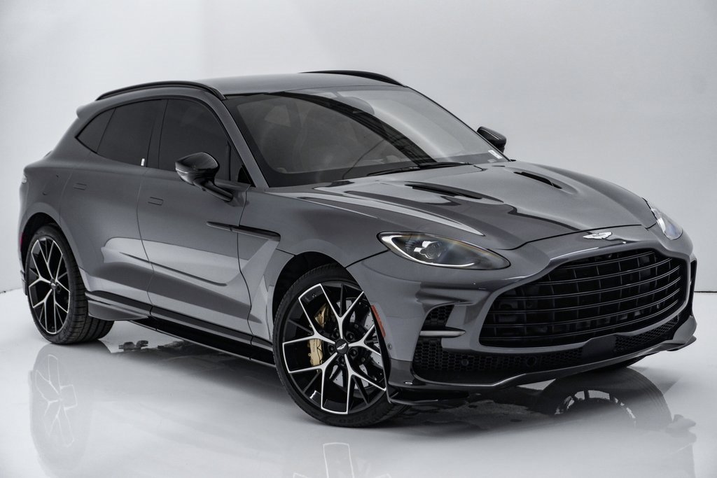 Used 2025 Aston Martin DBX 707 image 3