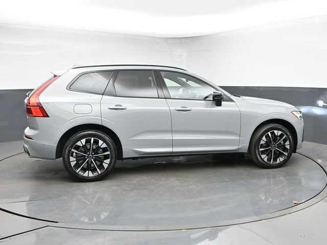 New 2026 Volvo XC60 T8 Plus w/ Protection Package Premier AWD/4WD image 9