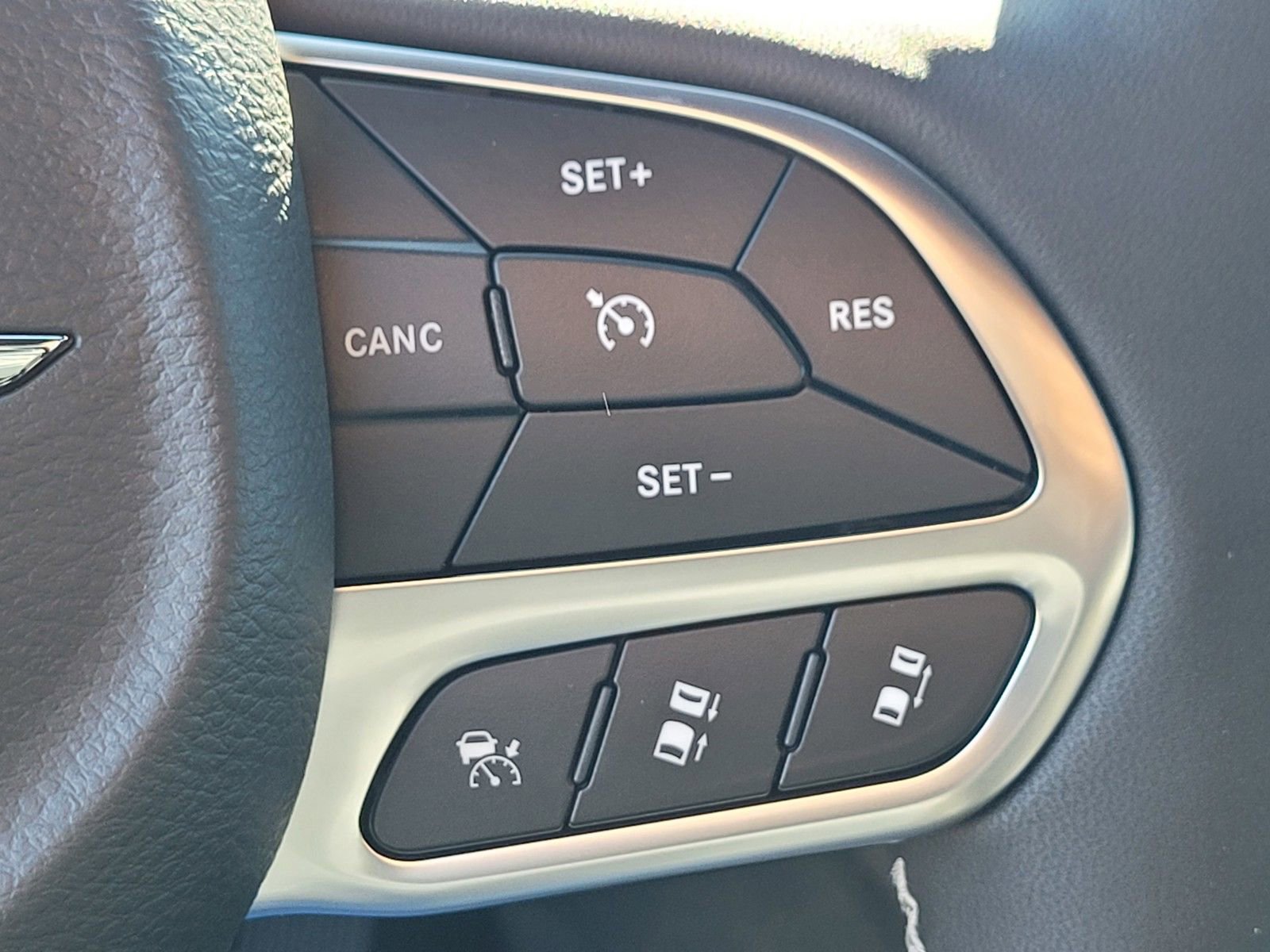 New 2026 Chrysler Pacifica Select FWD image 22