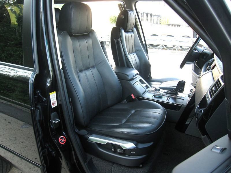 Used 2012 Land Rover Range Rover Supercharged w/ Silver Pack image 18