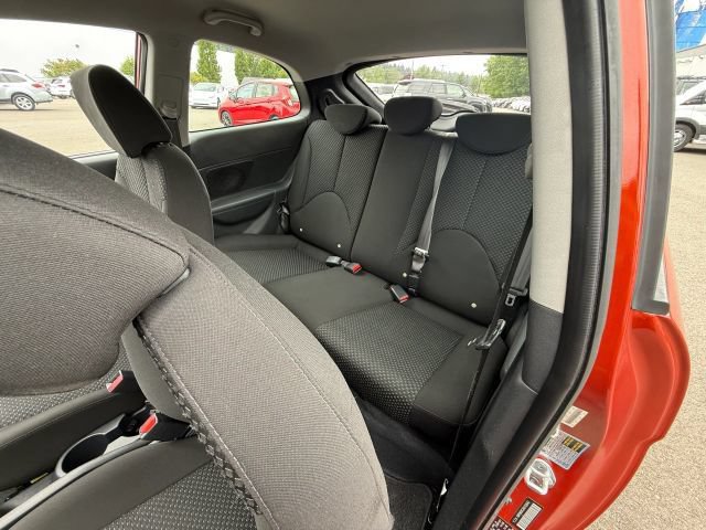 Used 2010 Hyundai Accent GS FWD image 11