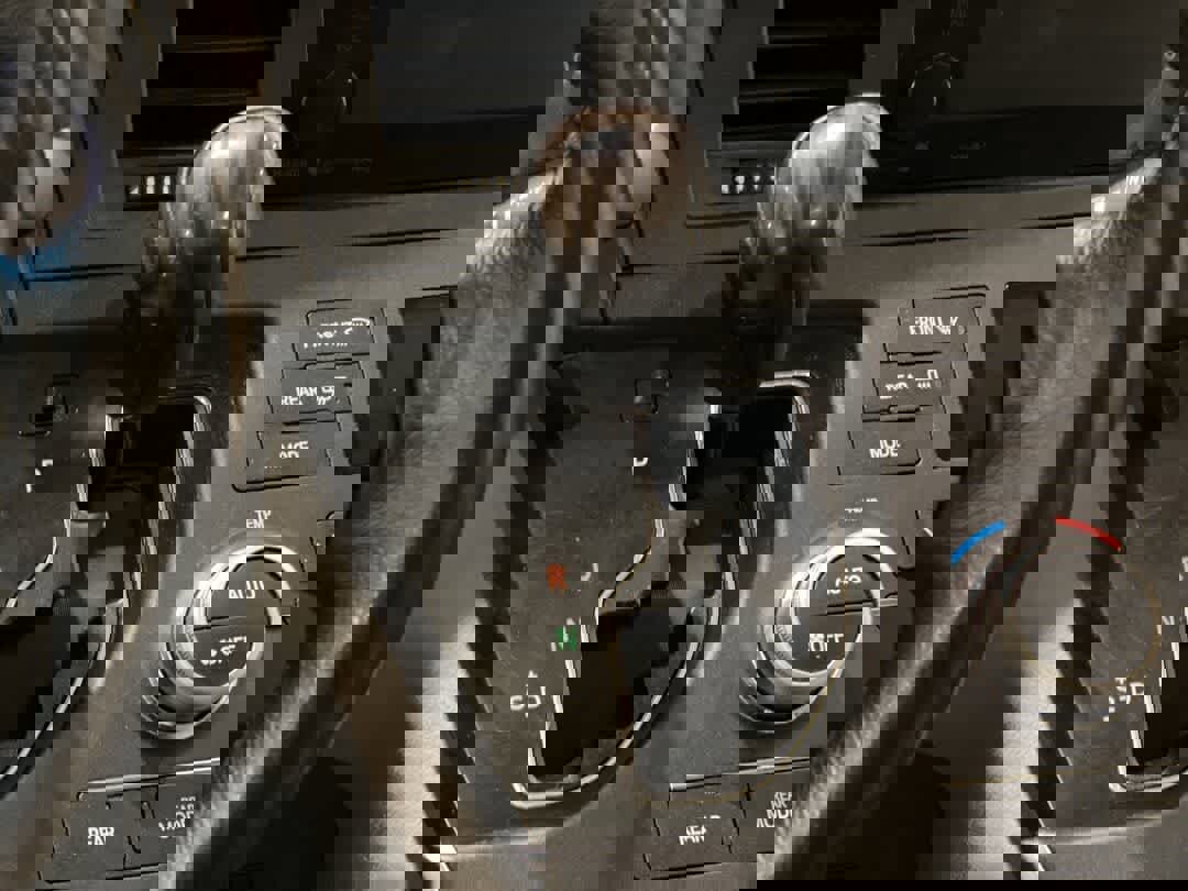 Used 2017 Toyota Sienna XLE image 22