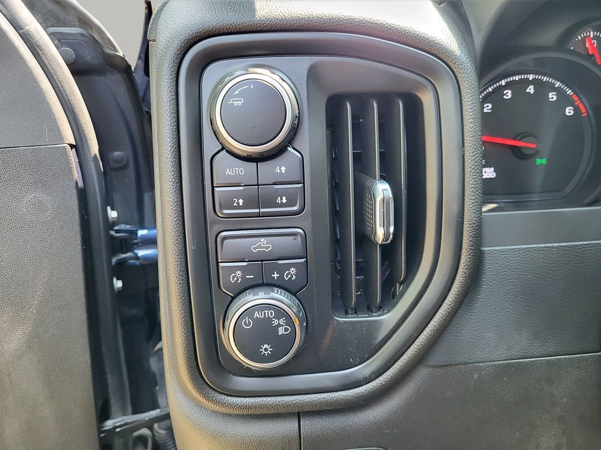 Used 2022 Chevrolet Silverado 1500 Custom Trail Boss AWD/4WD image 27