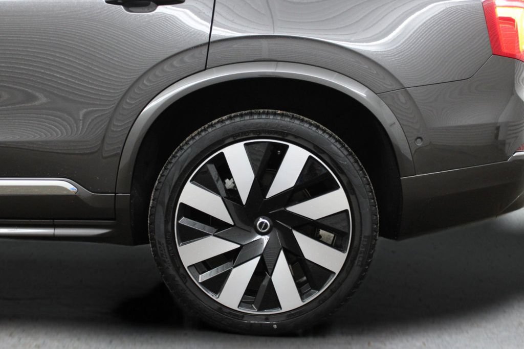 Used 2023 Volvo XC90 T8 Ultimate w/ Protection Package Premier AWD/4WD image 8