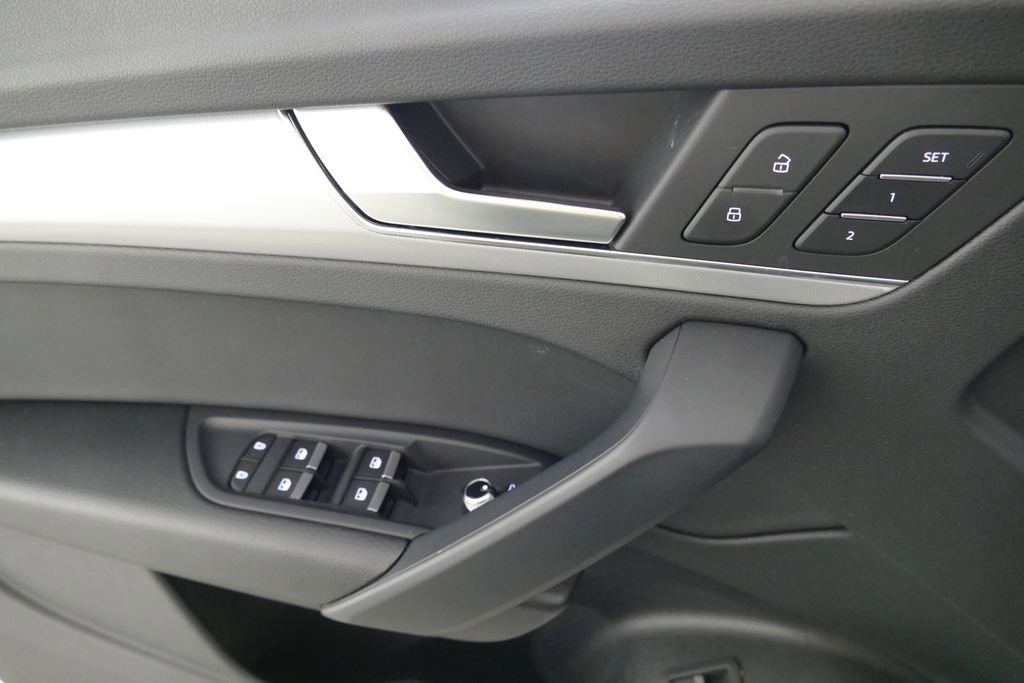 Used 2025 Audi Q5 2.0T Premium image 21