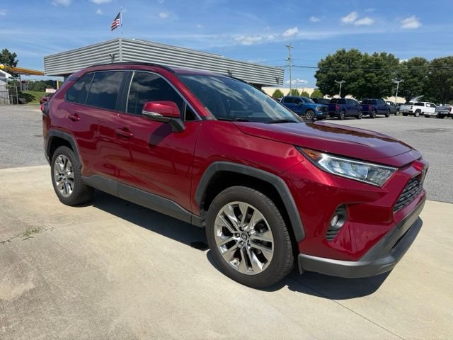Used 2019 Toyota RAV4 XLE Premium FWD image 4