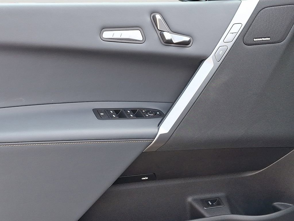 Certified 2026 BMW iX xDrive45 w/ M Sport Package image 12