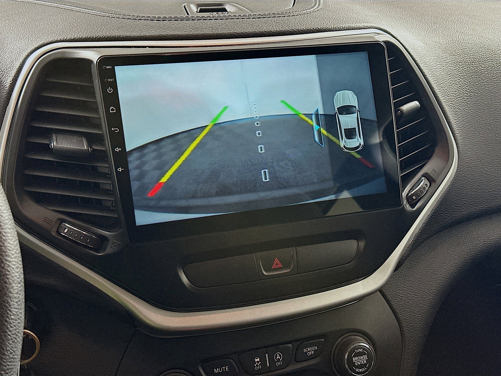 Used 2019 Jeep Cherokee Latitude w/ Popular Appearance Group AWD/4WD image 22