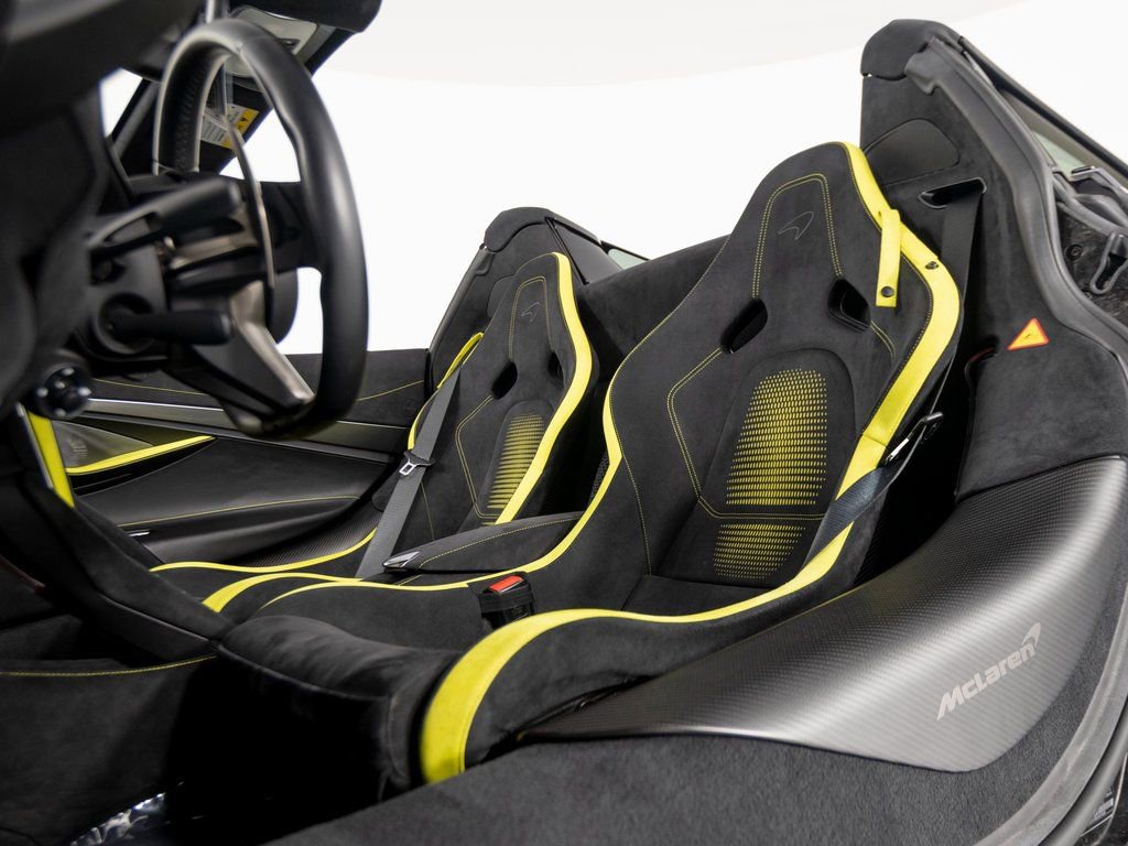 Used 2024 McLaren 750S Spider image 33