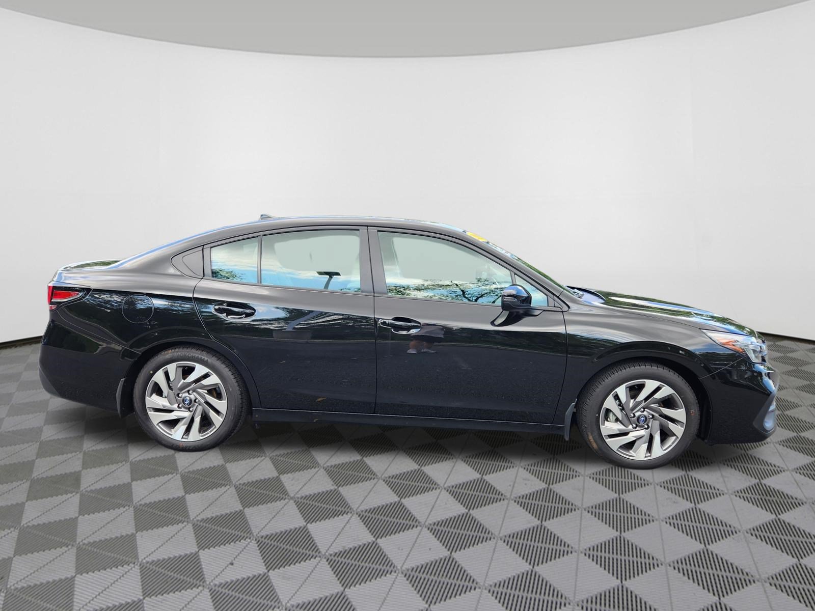 Certified 2025 Subaru Legacy Limited AWD/4WD image 6
