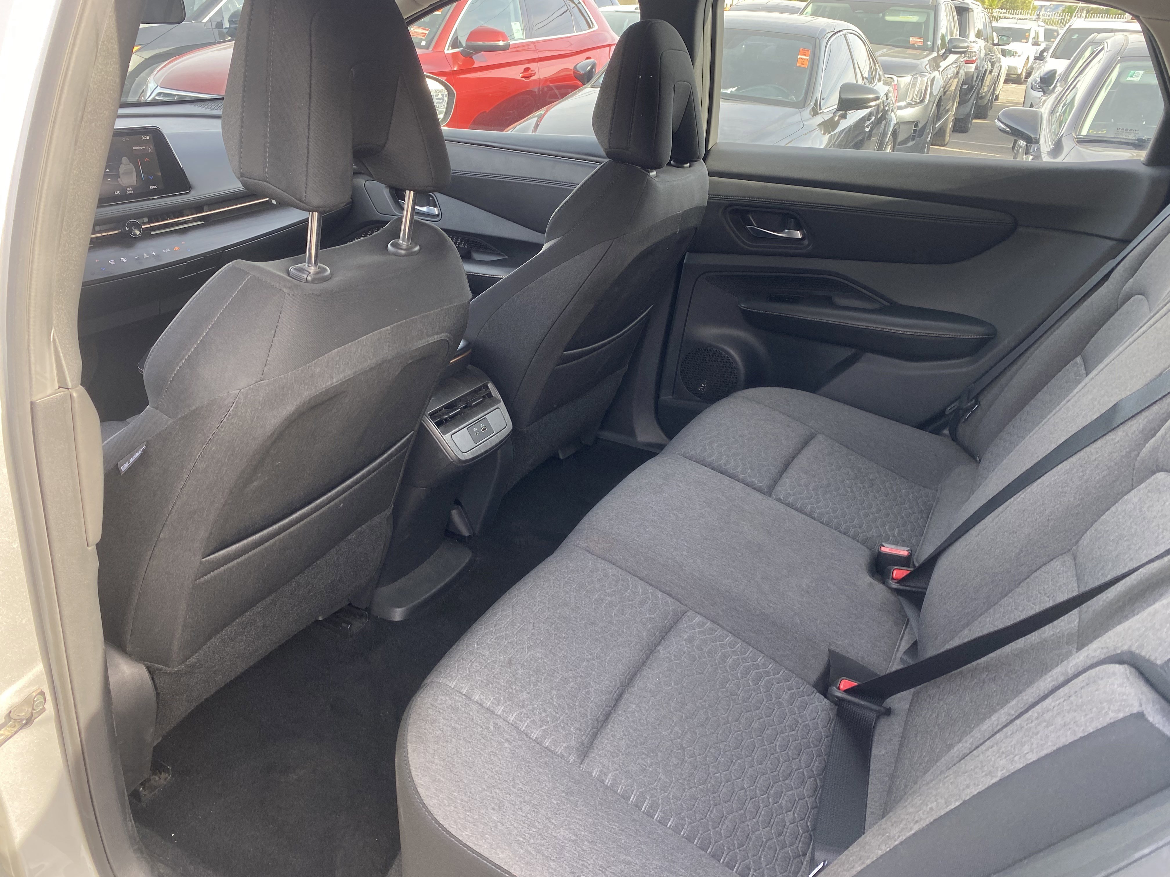 Used 2023 Nissan Ariya FWD image 16