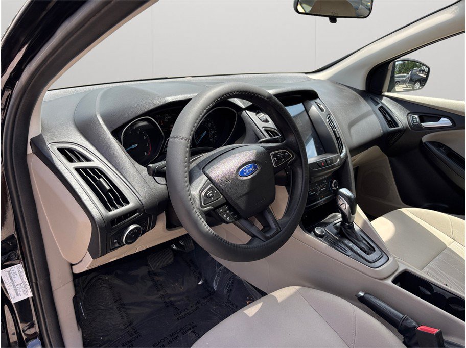 Used 2016 Ford Focus SE FWD image 6