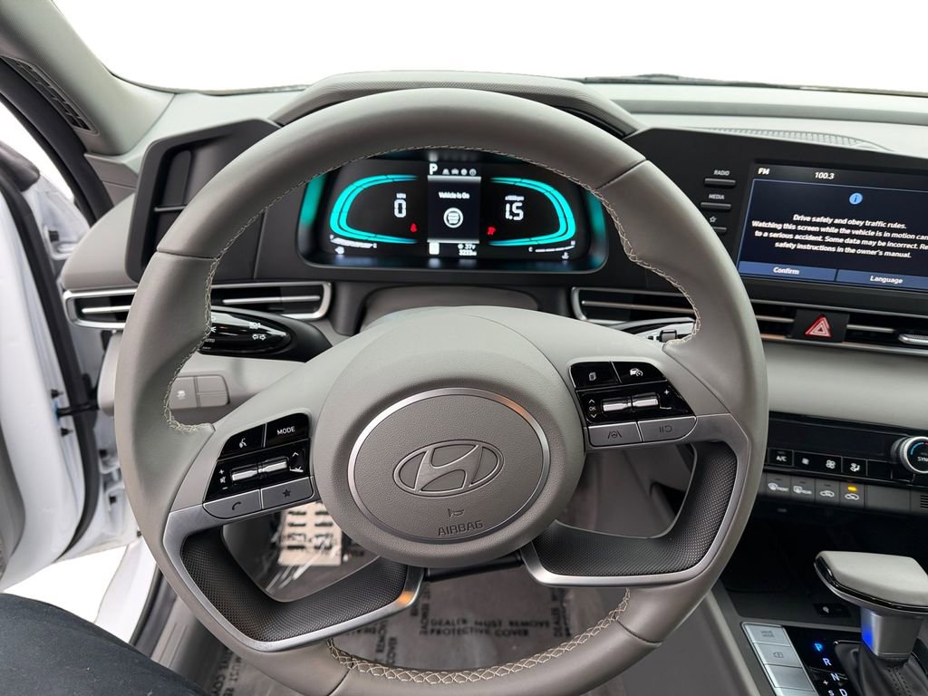 Certified 2025 Hyundai Elantra Sport image 12