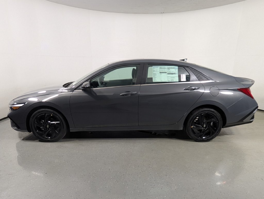 New 2026 Hyundai Elantra SEL Sport Premium FWD image 4