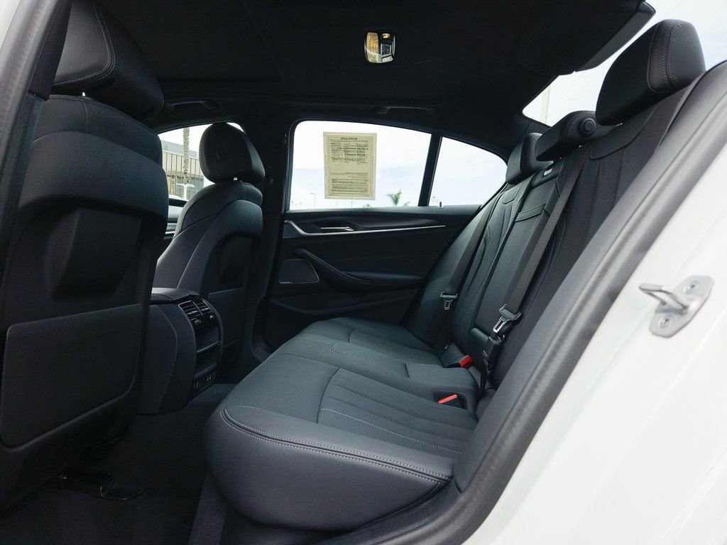 Used 2023 BMW 540i 540i w/ M Sport Package image 9