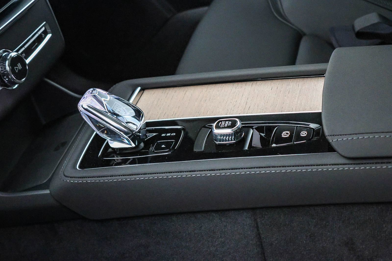 New 2026 Volvo XC90 B5 Core image 29