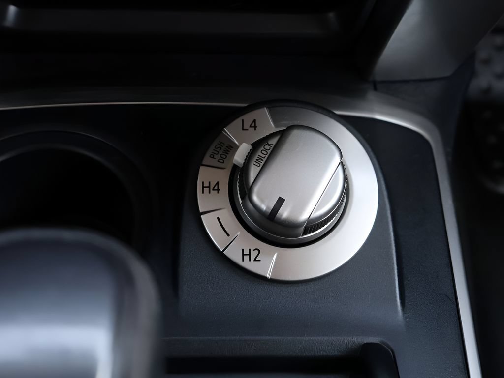 Used 2019 Toyota 4Runner SR5 AWD/4WD image 29