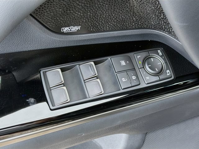 Used 2025 Lexus LX 600 4WD w/ Accessory Package (2T) image 24