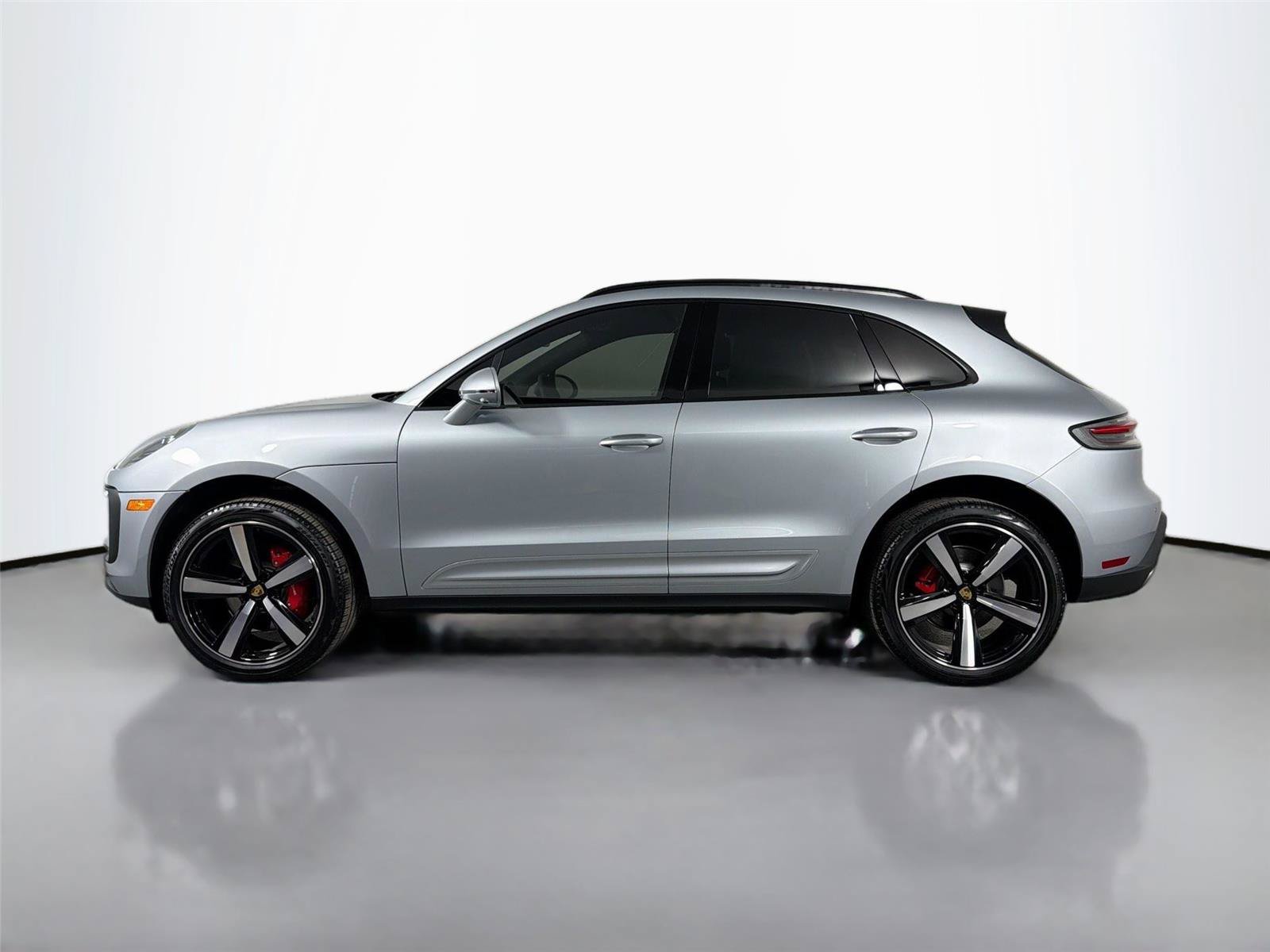 Certified 2025 Porsche Macan S AWD/4WD image 2