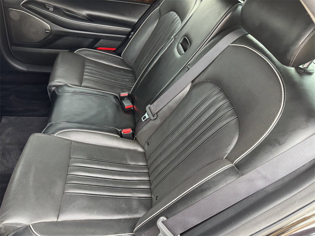 Used 2018 Genesis G90 3.3T Premium image 27