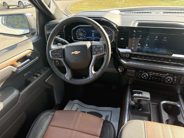 Used 2023 Chevrolet Silverado 1500 High Country w/ Technology Package AWD/4WD image 26
