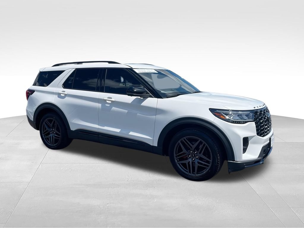 Used 2025 Ford Explorer ST AWD/4WD image 2