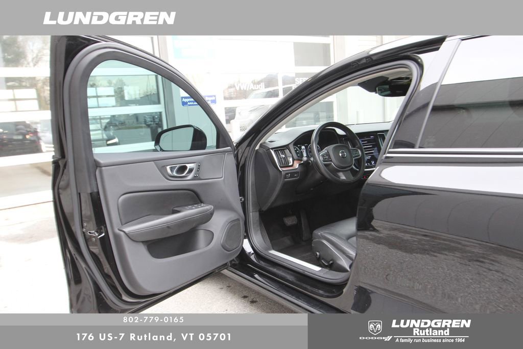 Used 2022 Volvo S60 B5 Momentum w/ Premium Package AWD/4WD image 11