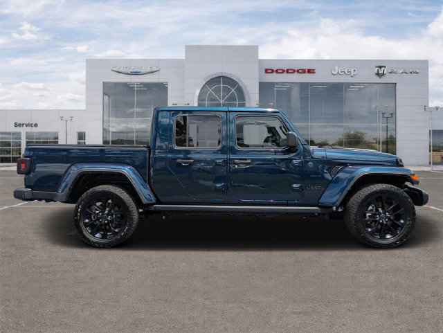 Certified 2025 Jeep Gladiator Overland AWD/4WD image 2