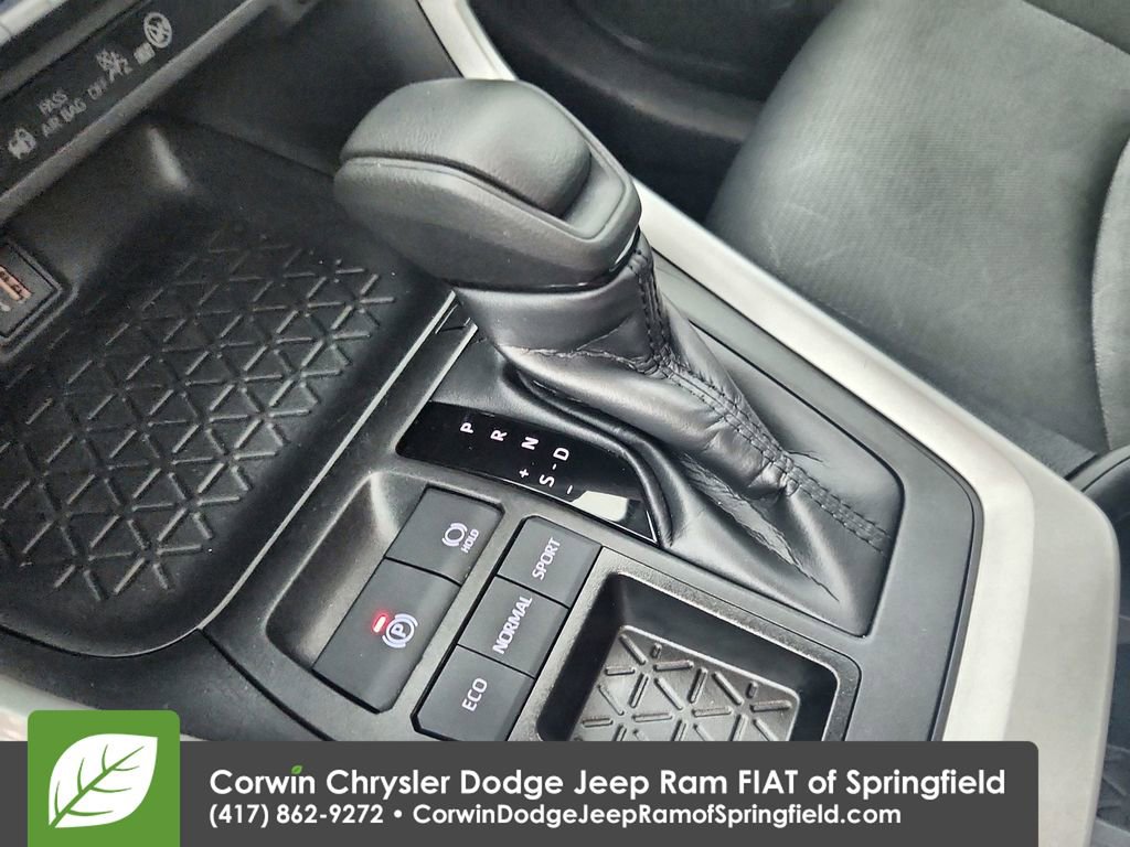 Used 2025 Toyota RAV4 XLE image 29