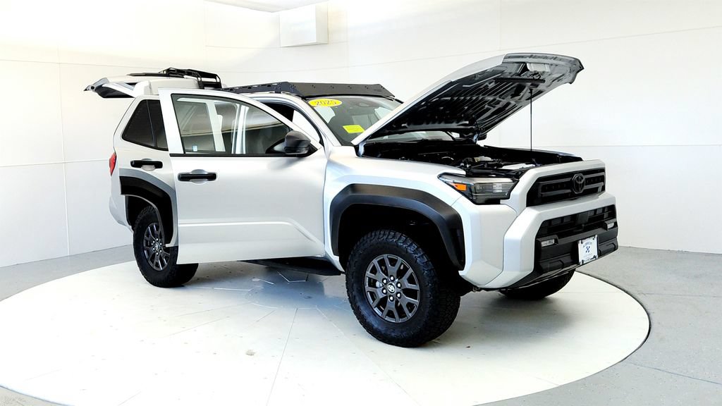 Certified 2025 Toyota 4Runner SR5 AWD/4WD image 12