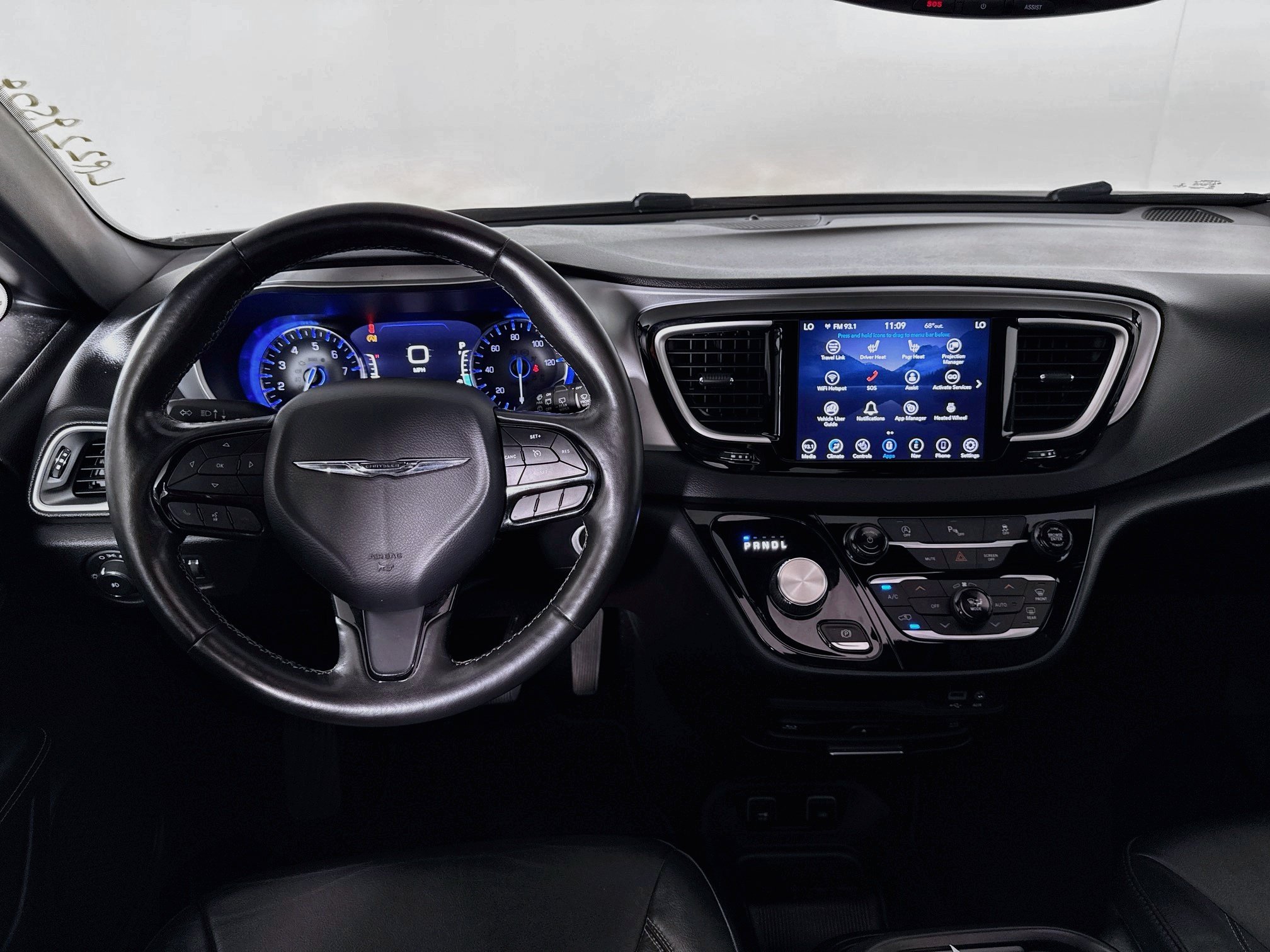 Used 2020 Chrysler Pacifica Touring-L Plus w/ S Appearance Package FWD image 23
