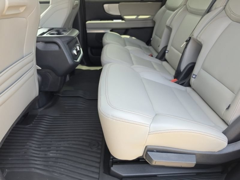 Certified 2025 Ford Expedition Active RWD image 10