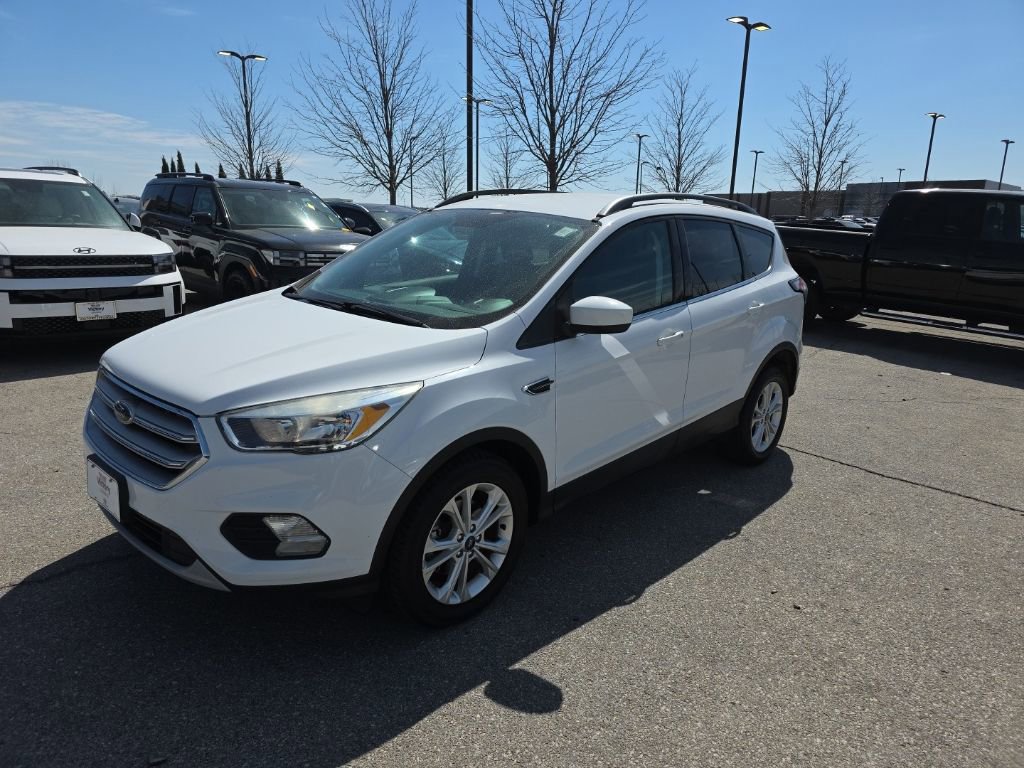 Used 2018 Ford Escape SE image 1