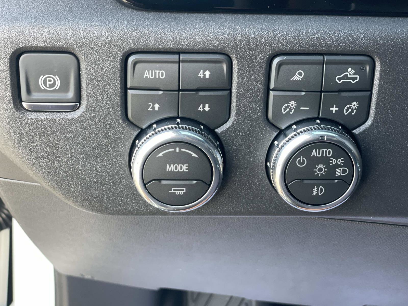 New 2026 GMC Sierra 1500 SLT w/ SLT Premium Package AWD/4WD image 19