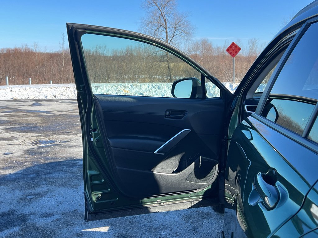 Used 2024 Toyota Corolla Cross LE image 10