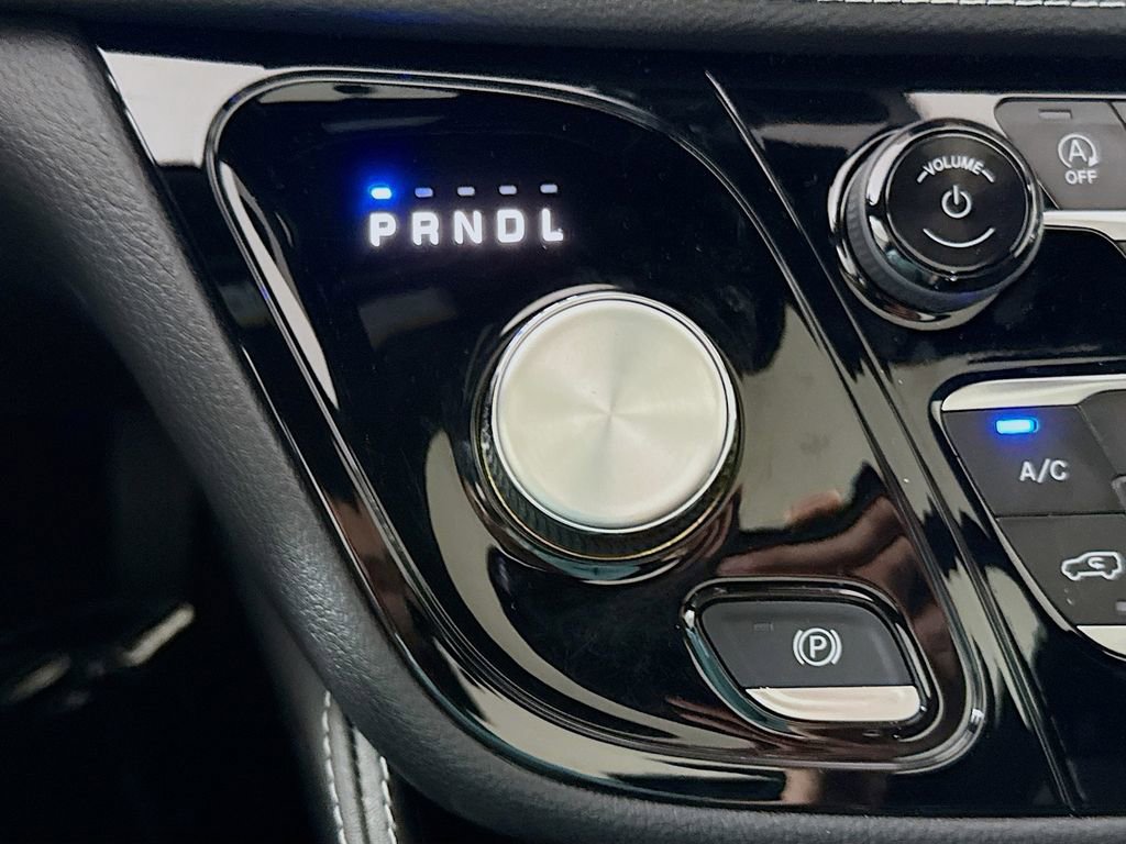 Used 2026 Chrysler Pacifica Limited w/ S Appearance Package image 17