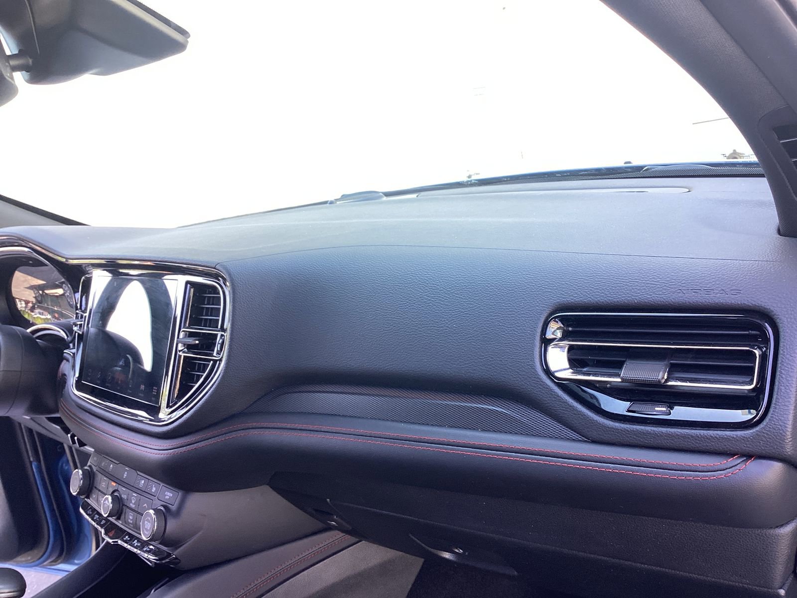 Used 2025 Dodge Durango GT AWD/4WD image 14