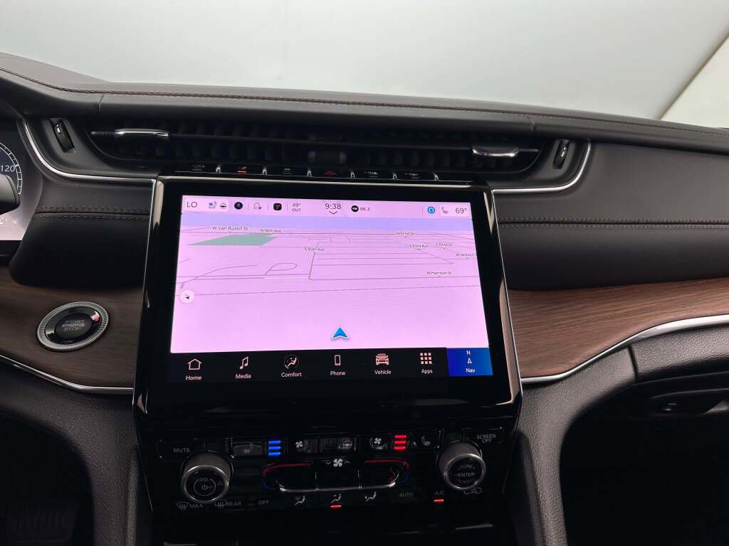 New 2025 Jeep Grand Cherokee Summit w/ Luxury Tech Group V image 32