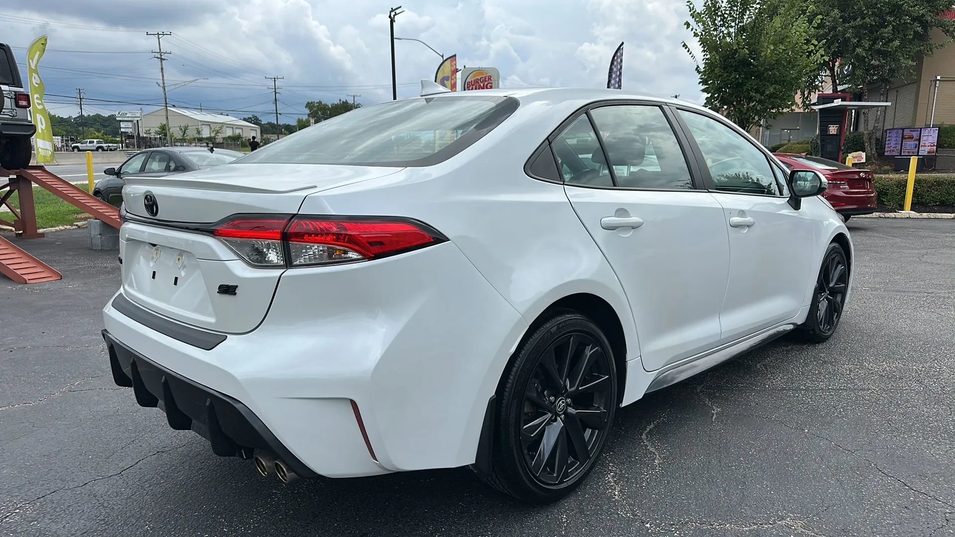 Used 2023 Toyota Corolla SE image 5