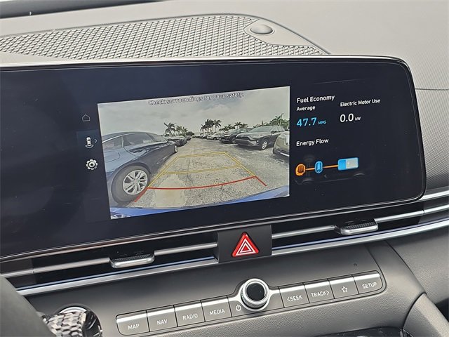 Used 2024 Hyundai Elantra Blue image 25