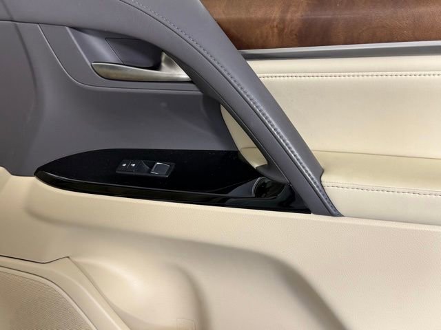 Used 2021 Lexus LX 570 4WD w/ Luxury Package image 33
